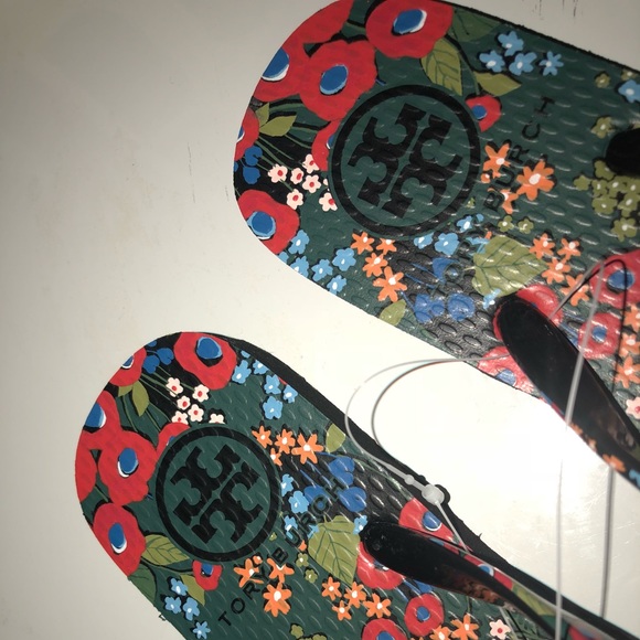 NWT Tory Burch thin flip flop in darling floral - Picture 4 of 7